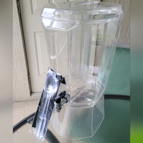 Drink Dispenser - Picture 6 of 8